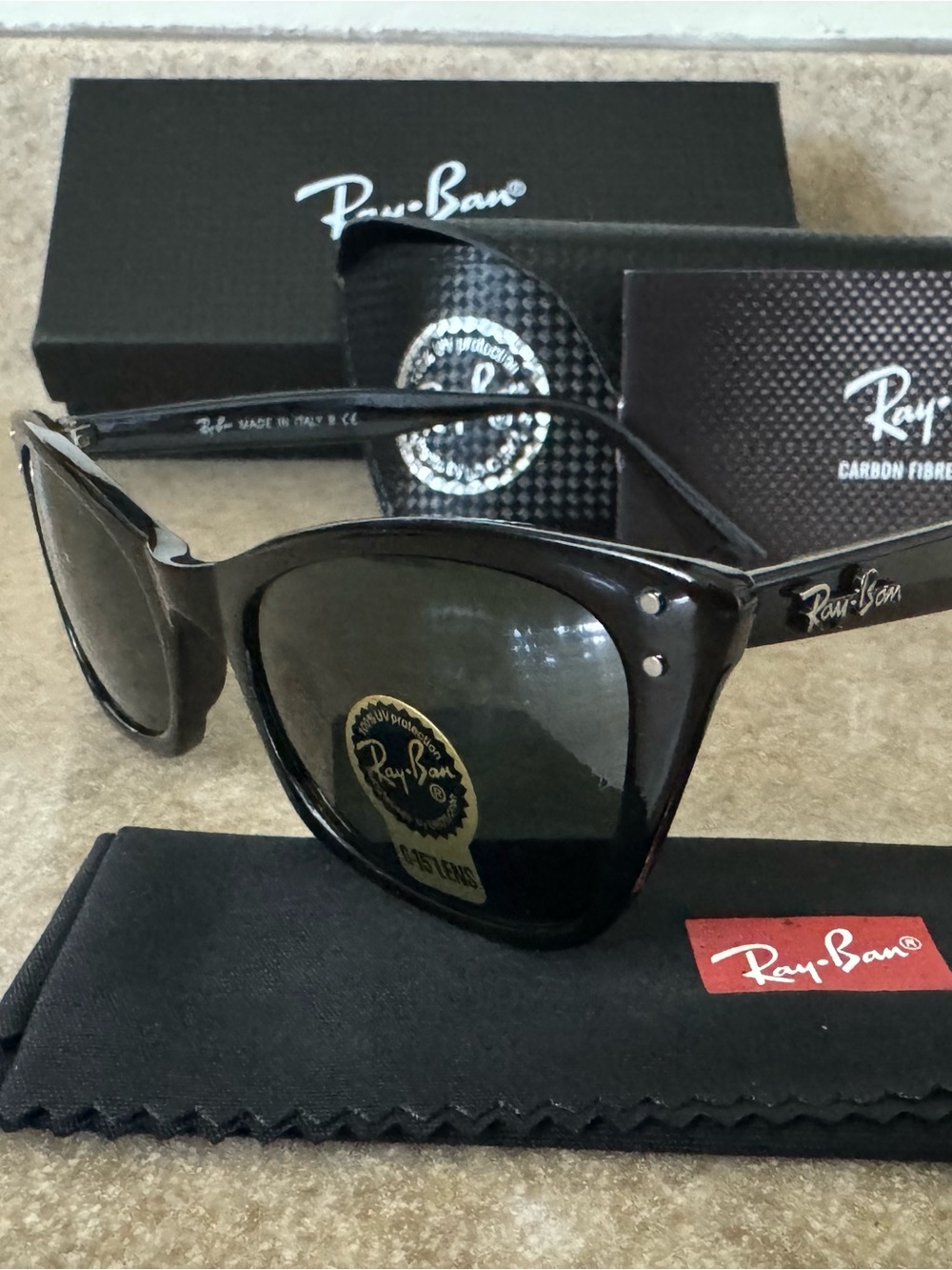 Ray-Ban Women's Black Frame with Dark Green Lenses Sunglasses